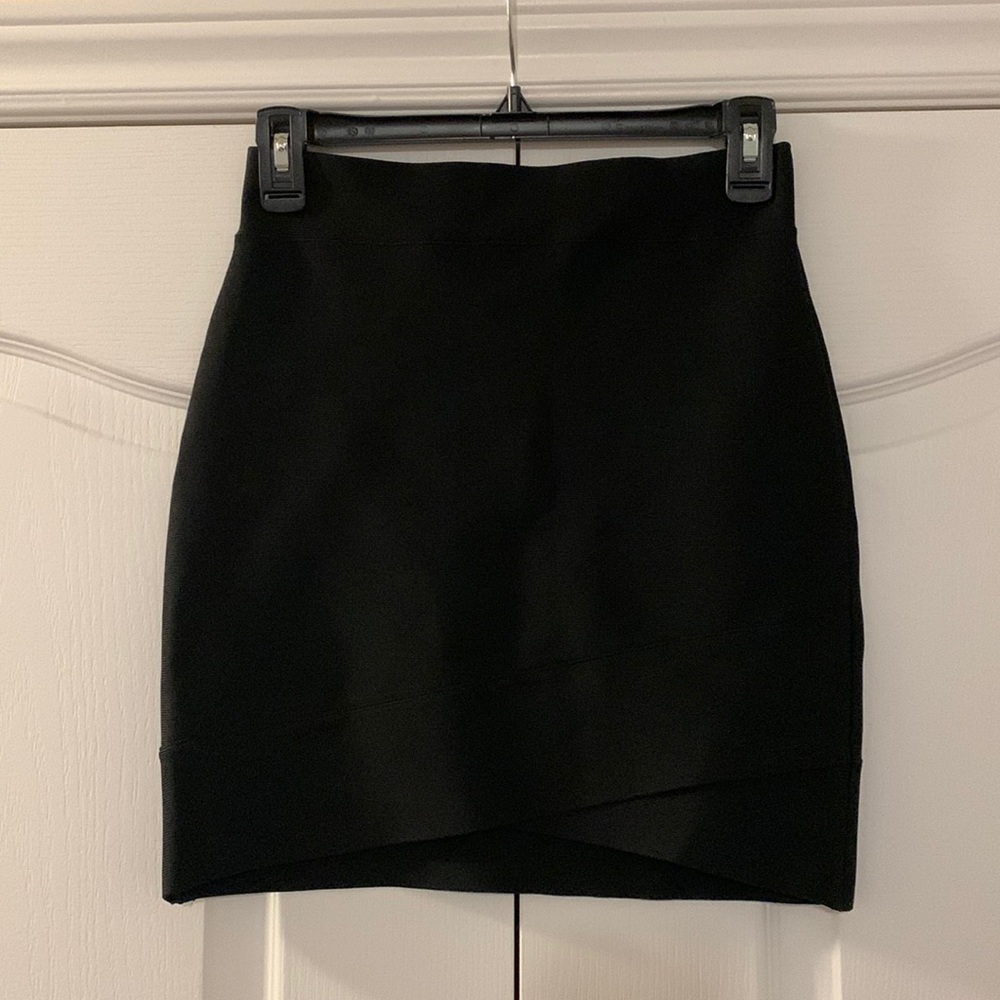 EUC BCBGMaxazaria skirt
